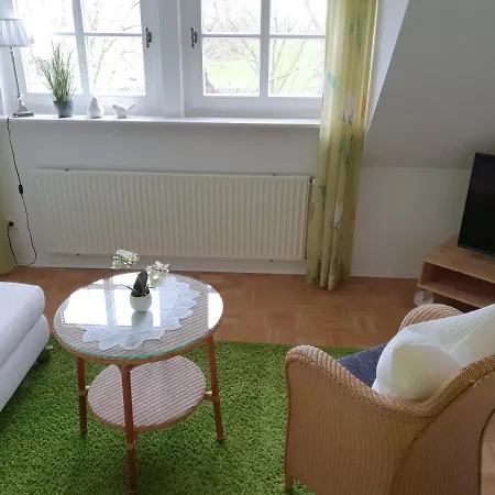 Apartament Deichhof - Ferienwohnung Gartenblick Dangast
