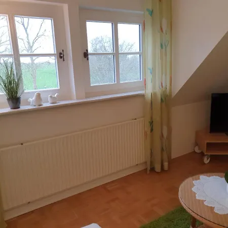 Deichhof - Ferienwohnung Gartenblick