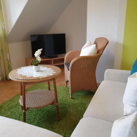 Apartament Deichhof - Ferienwohnung Gartenblick